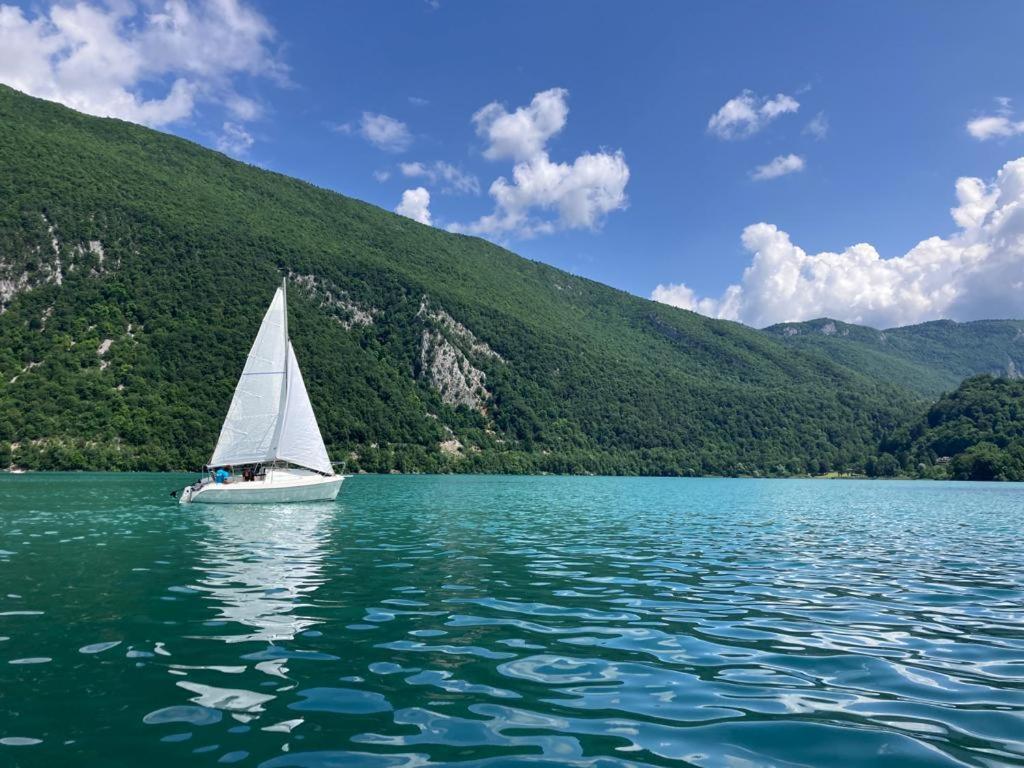 Camping Le Hameau Des Pecheurs Hotell Novalaise Rum bild