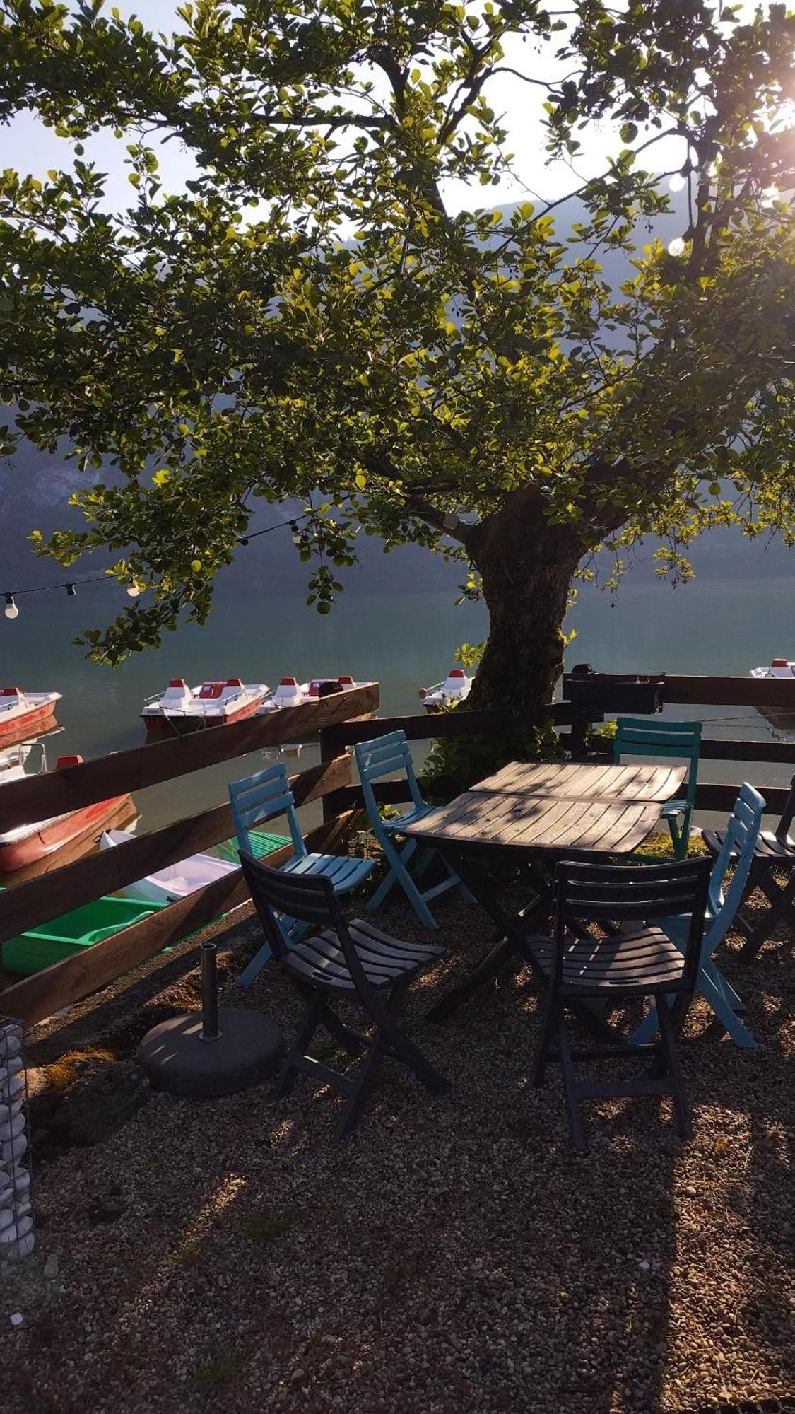 Camping Le Hameau Des Pecheurs Hotell Novalaise Exteriör bild