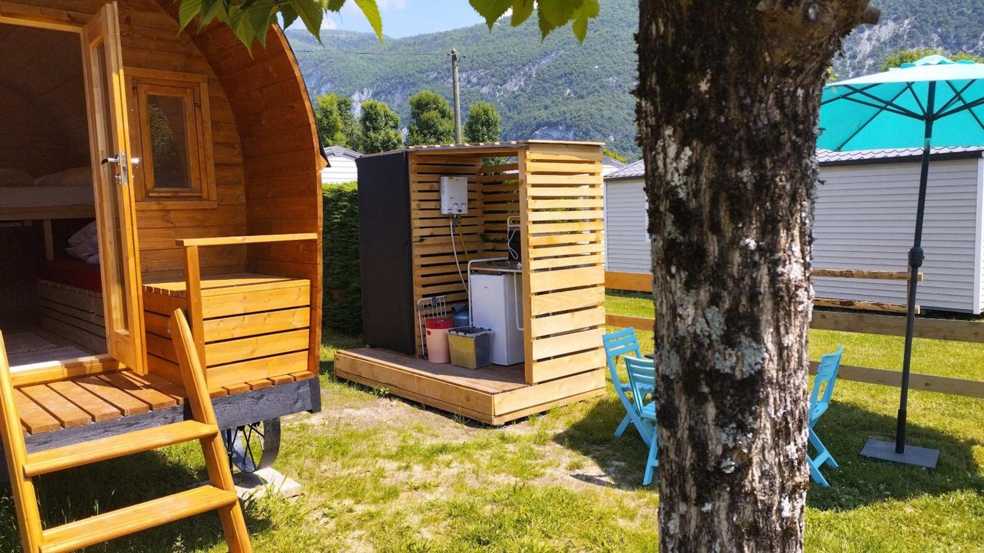 Camping Le Hameau Des Pecheurs Hotell Novalaise Exteriör bild