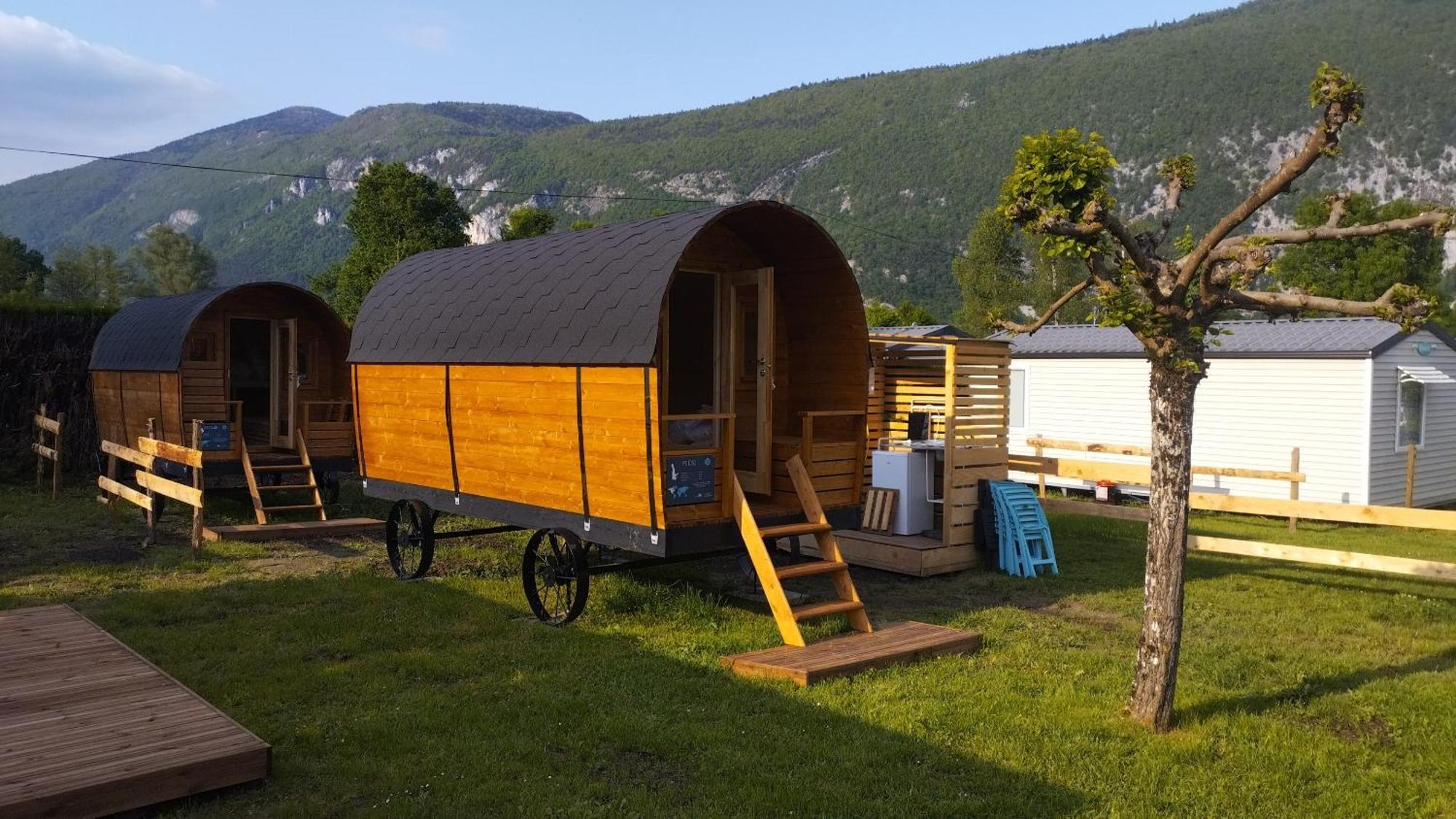 Camping Le Hameau Des Pecheurs Hotell Novalaise Exteriör bild