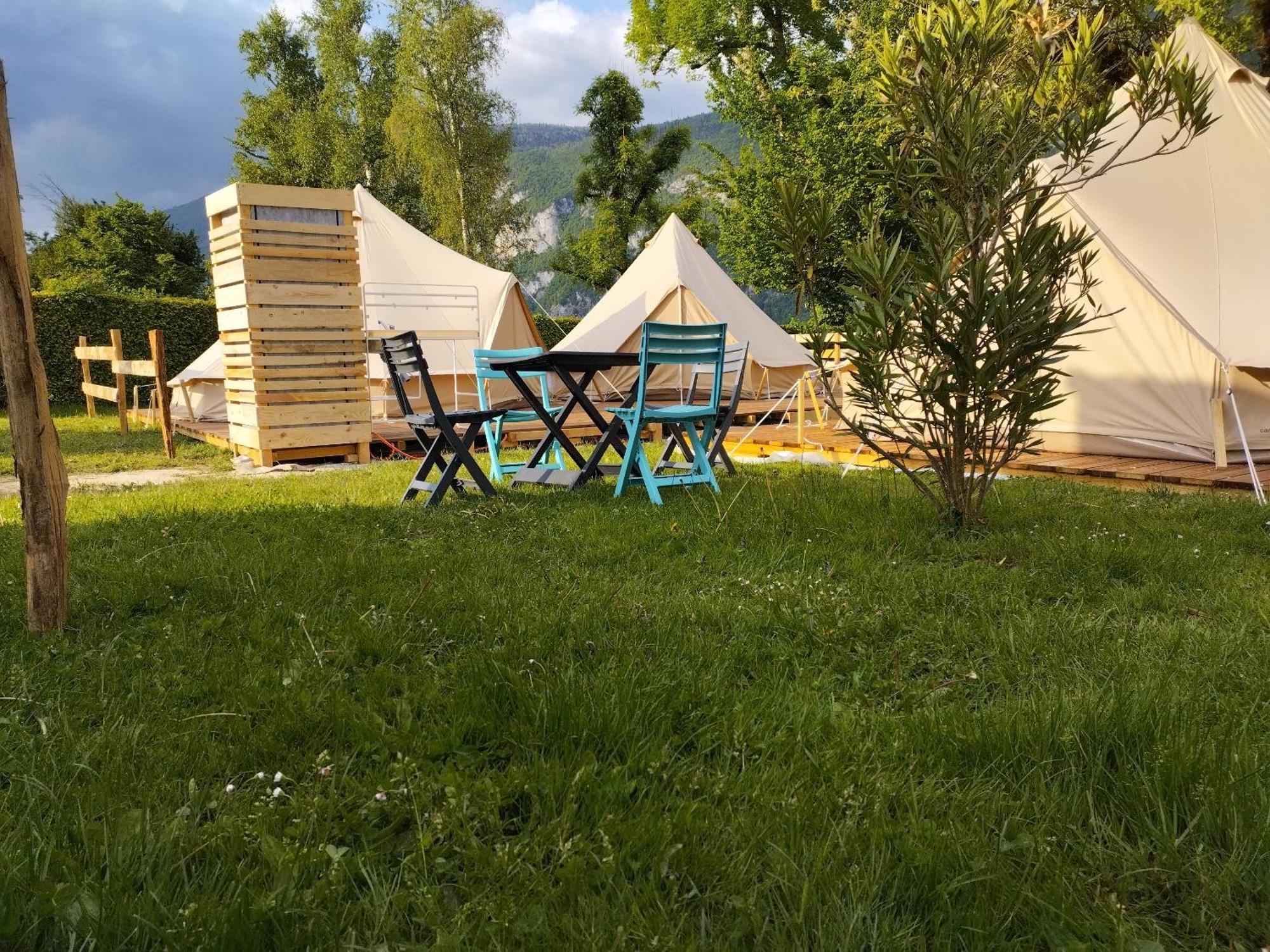 Camping Le Hameau Des Pecheurs Hotell Novalaise Exteriör bild