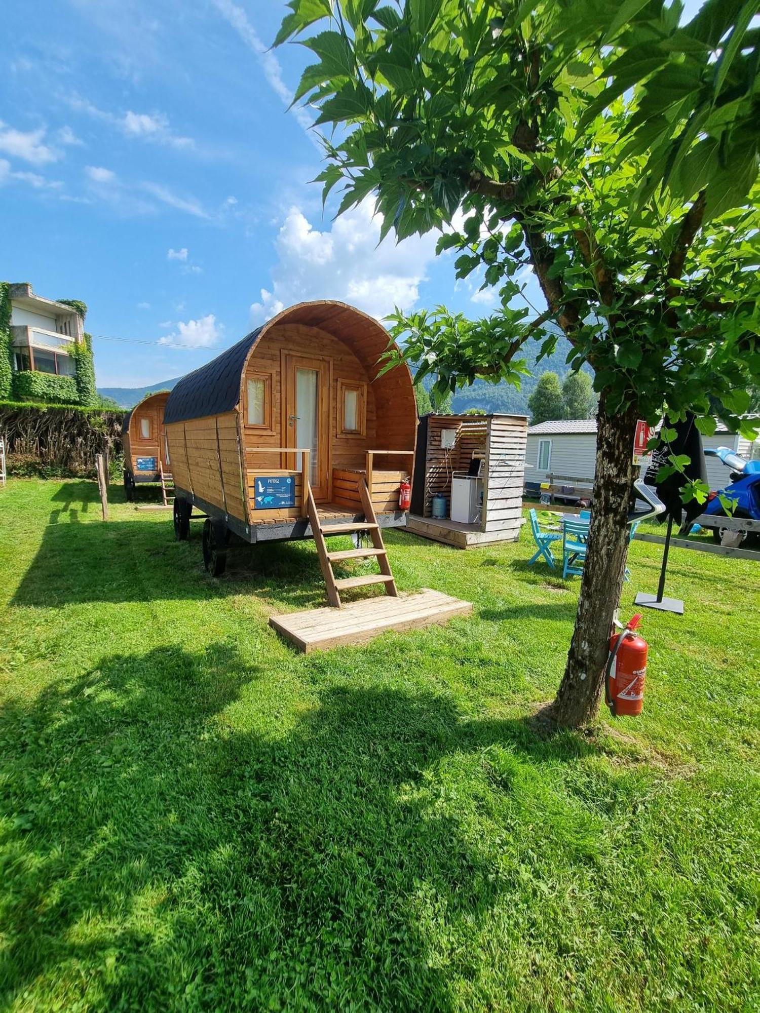 Camping Le Hameau Des Pecheurs Hotell Novalaise Rum bild